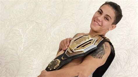 jessica andrade naked|Jessica Andrade nude pics paid off house, car — ‘I’m very happy。